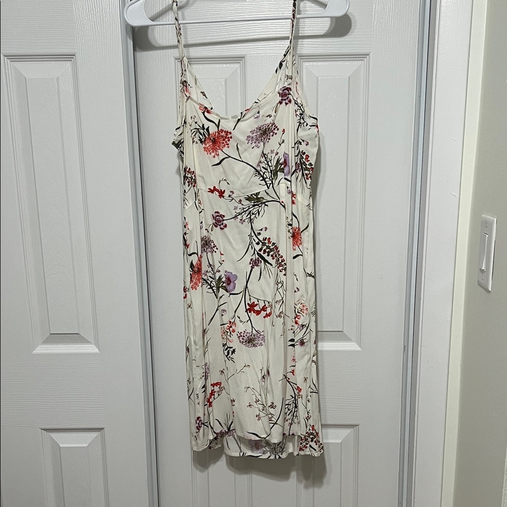 Vero Moda Floral Print Dress with Red and Purple Accents - Picture 3 of 4